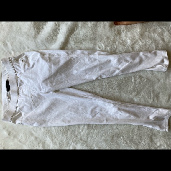 Skinny - Picture 2 of 2